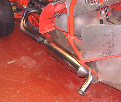 Hard mounted exhaust